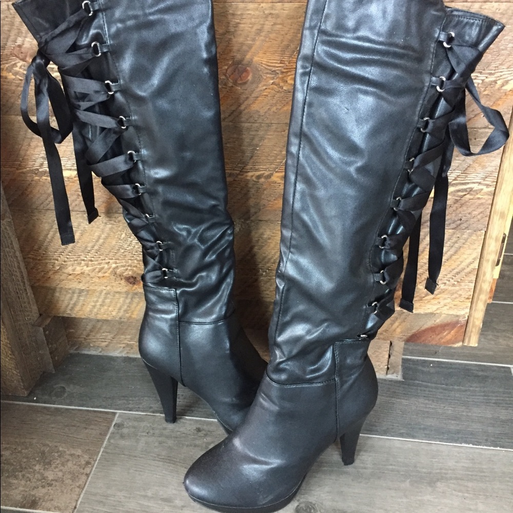 Women’s Tall Black Boots with Lace Up detail